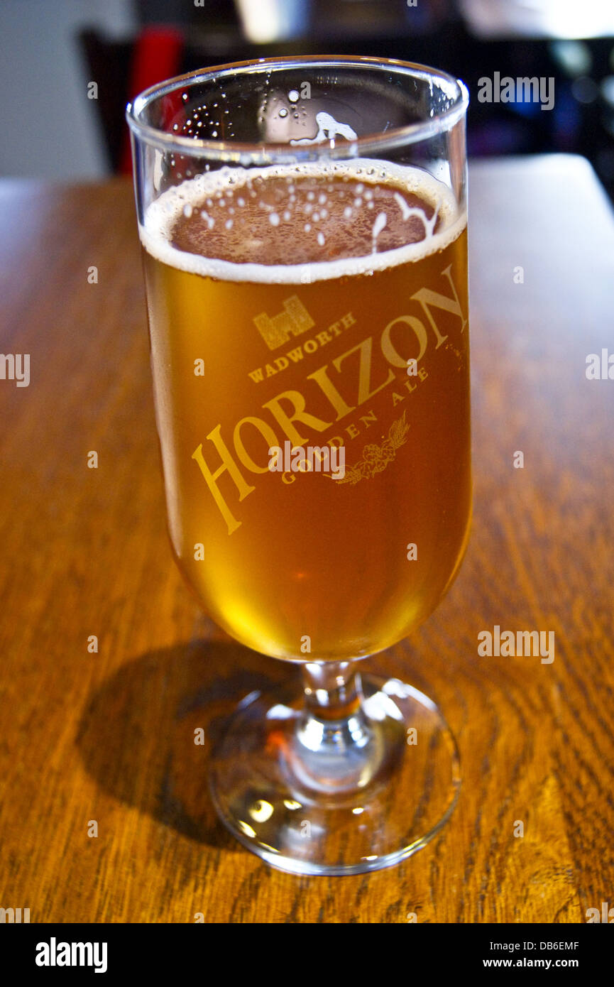 Eine gedruckte halben Pint Wadworth von Devizes Horizont real ale Stockfoto