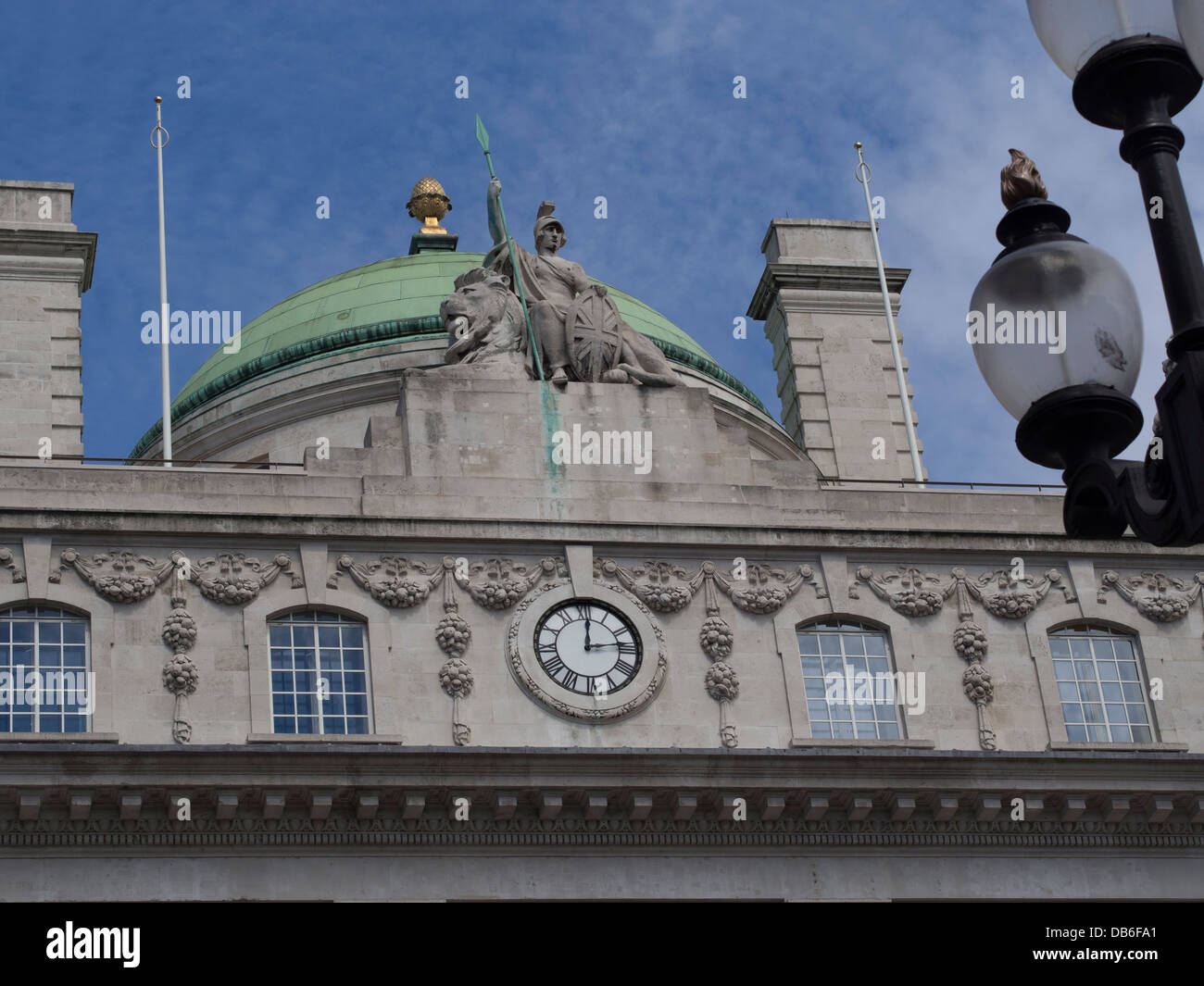 Britannia ikonische Statue auf Regent Street Gebäude Stockfoto