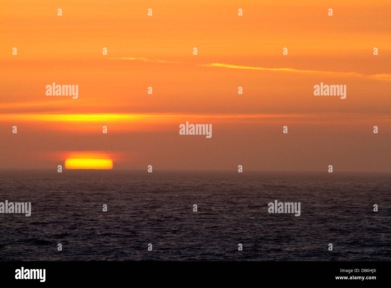 Sonnenuntergang am Pazifik in Newport, Oregon, USA. Stockfoto