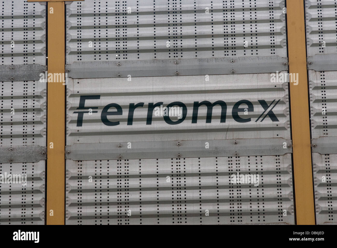 Ferromex Railroad Logo auf Güterzug in Saginaw Texas USA Stockfoto