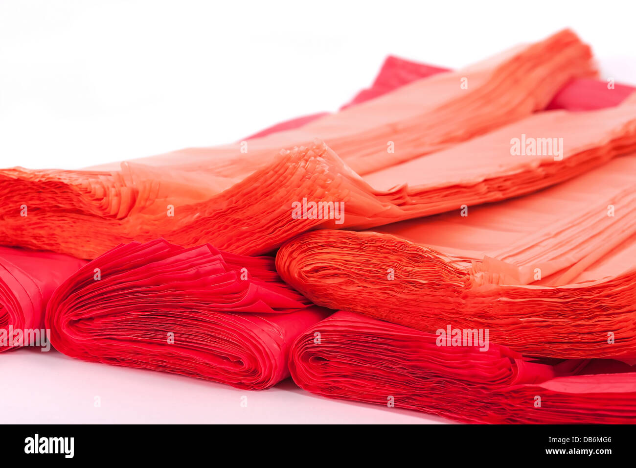 Plastiktüten auf weißem Hintergrund Stockfoto