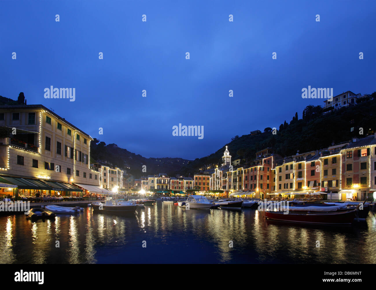 Der Hafen von Portofino an Dämmerung, Ligurien, Italien Stockfoto