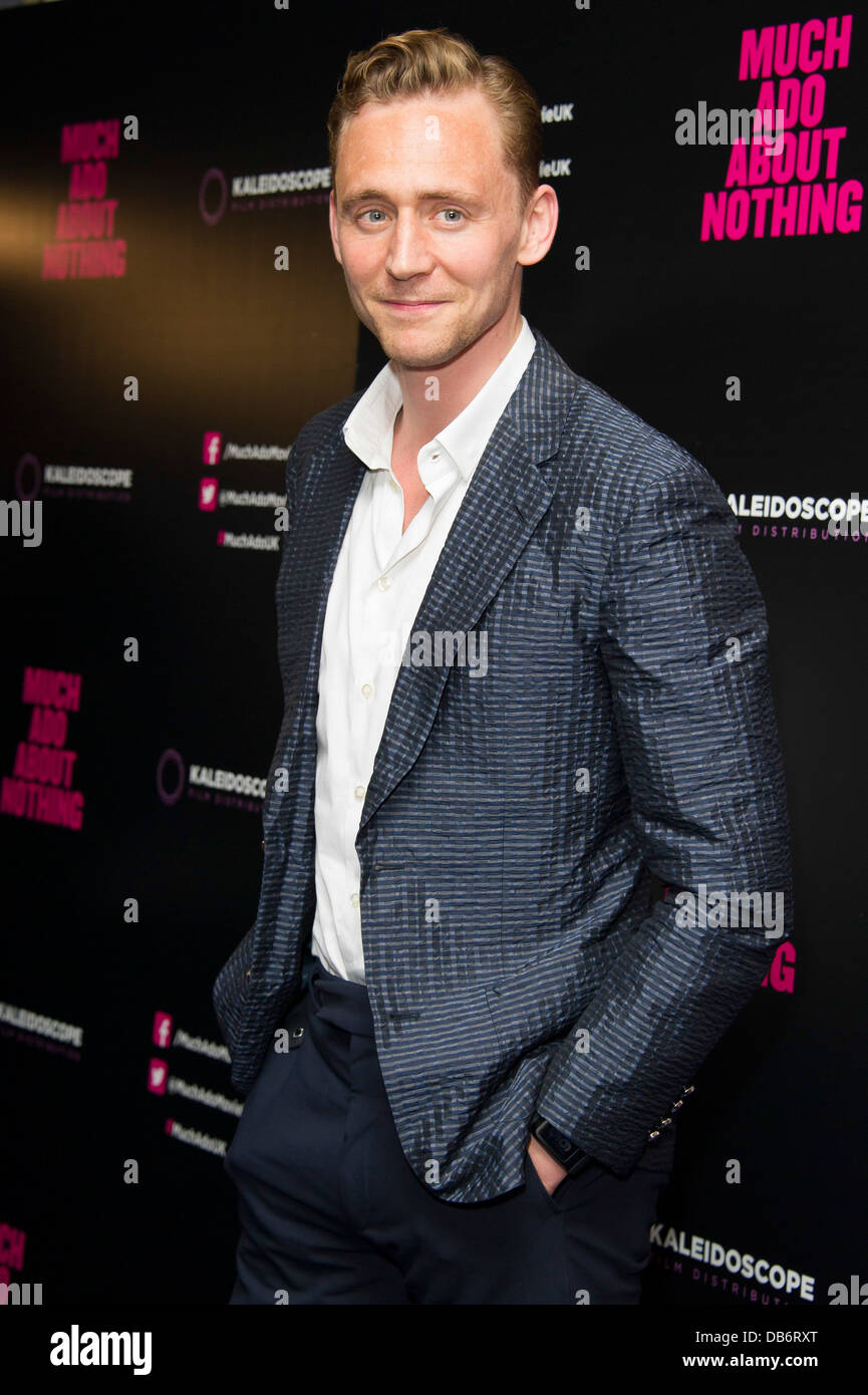 Tom Hiddleston kommt für die UK-Premiere von "Much Ado About Nothing", London, Dienstag, Juni. 11, 2013. Stockfoto