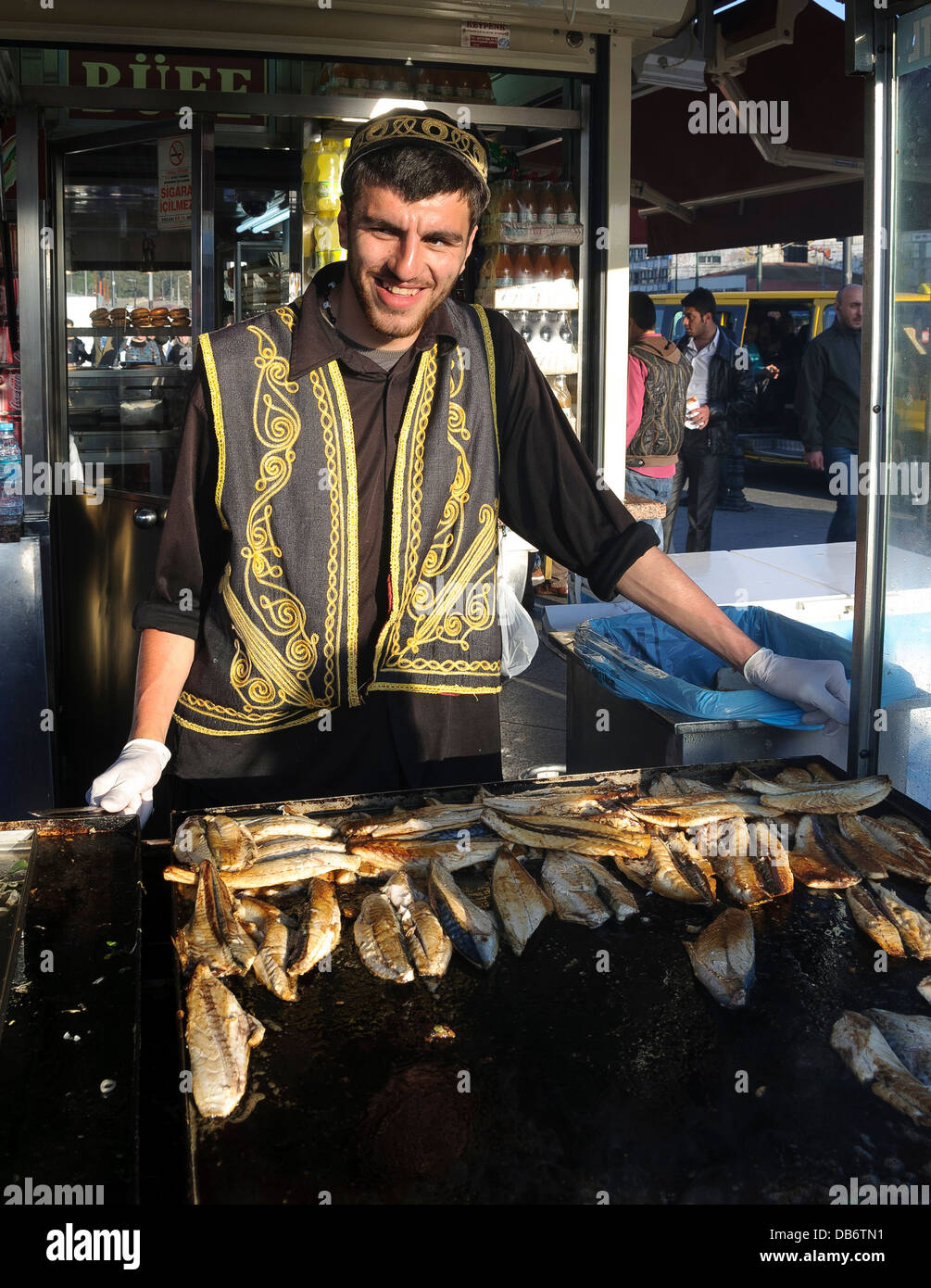Istanbul, Türkei. Fisch-Sandwich-Verkäufer. Stockfoto