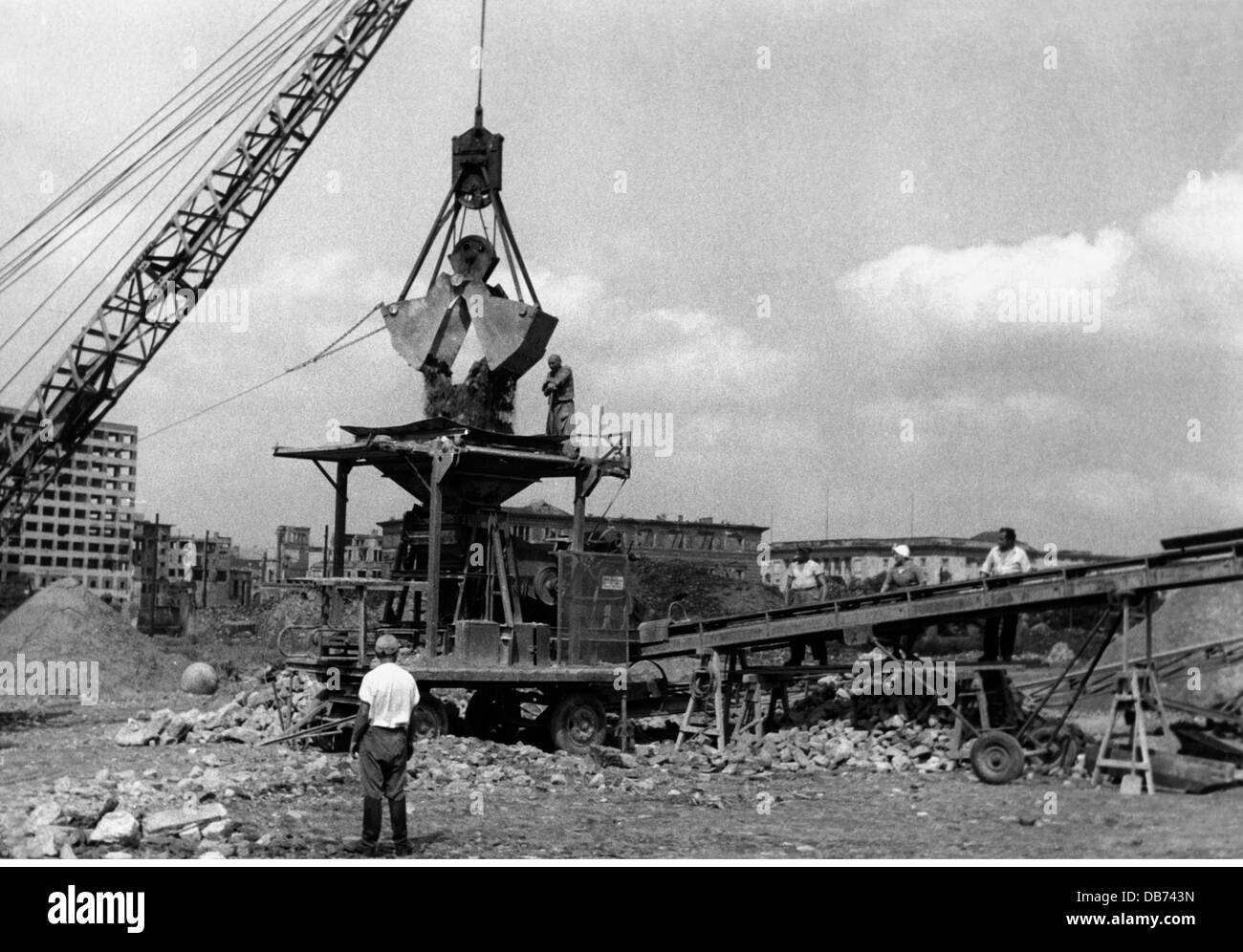 Nachkriegszeit, Wiederaufbau, Deutschland, Müllentsorgung, Berlin, 1950er Jahre, Zusatzrechte-Clearences-nicht vorhanden Stockfoto