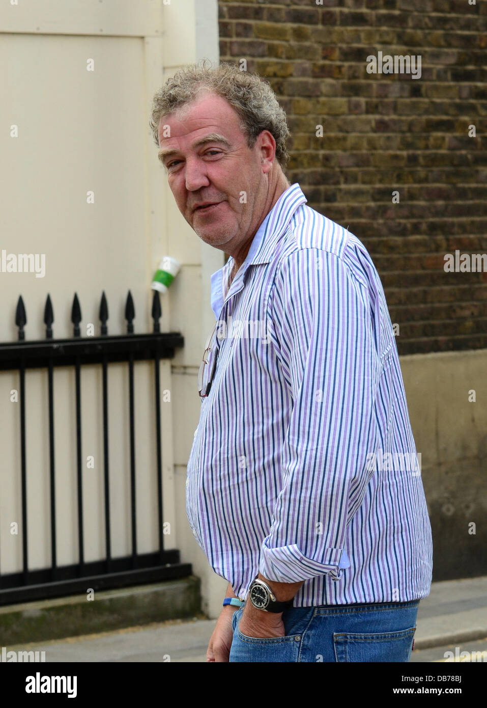 Jeremy Clarkson unterwegs in Knightsbridge nach Gerüchte, die eine super einstweilige Verfügung Verhinderung der Veröffentlichung von "intimen" Fotos von Jemima Khan und Jeremy Clarkson gewährt wurde, die sie seitdem verweigert hat.  London, England - 09.05.11 Stockfoto