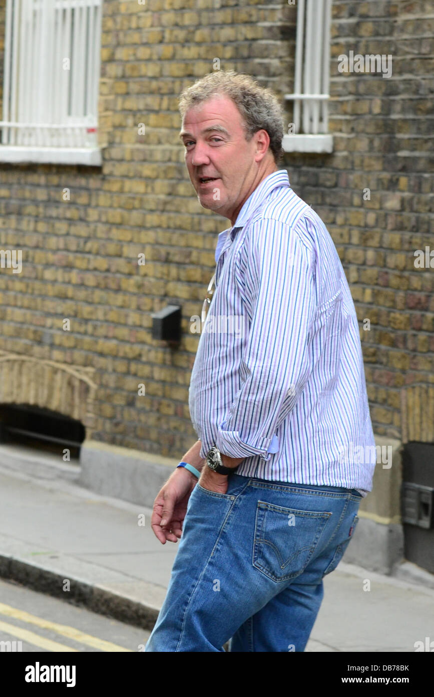 Jeremy Clarkson unterwegs in Knightsbridge nach Gerüchte, die eine super einstweilige Verfügung Verhinderung der Veröffentlichung von "intimen" Fotos von Jemima Khan und Jeremy Clarkson gewährt wurde, die sie seitdem verweigert hat.  London, England - 09.05.11 Stockfoto