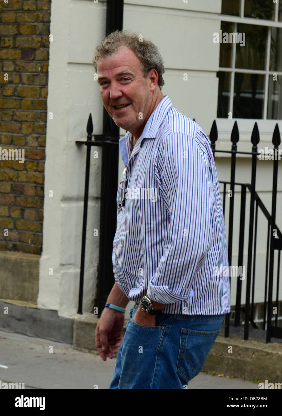 Jeremy Clarkson unterwegs in Knightsbridge nach Gerüchte, die eine super einstweilige Verfügung Verhinderung der Veröffentlichung von "intimen" Fotos von Jemima Khan und Jeremy Clarkson gewährt wurde, die sie seitdem verweigert hat.  London, England - 09.05.11 Stockfoto