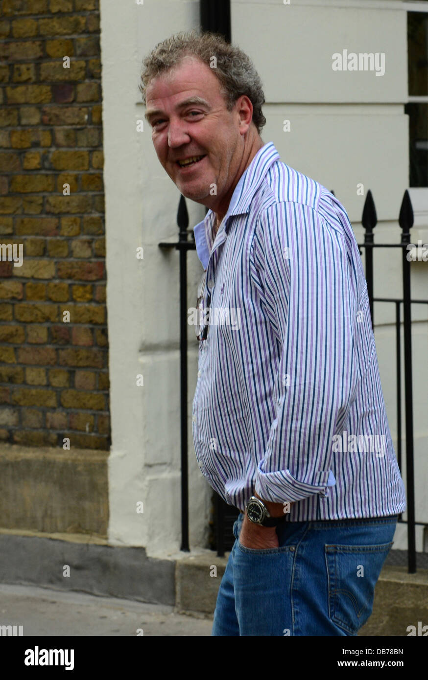 Jeremy Clarkson unterwegs in Knightsbridge nach Gerüchte, die eine super einstweilige Verfügung Verhinderung der Veröffentlichung von "intimen" Fotos von Jemima Khan und Jeremy Clarkson gewährt wurde, die sie seitdem verweigert hat.  London, England - 09.05.11 Stockfoto
