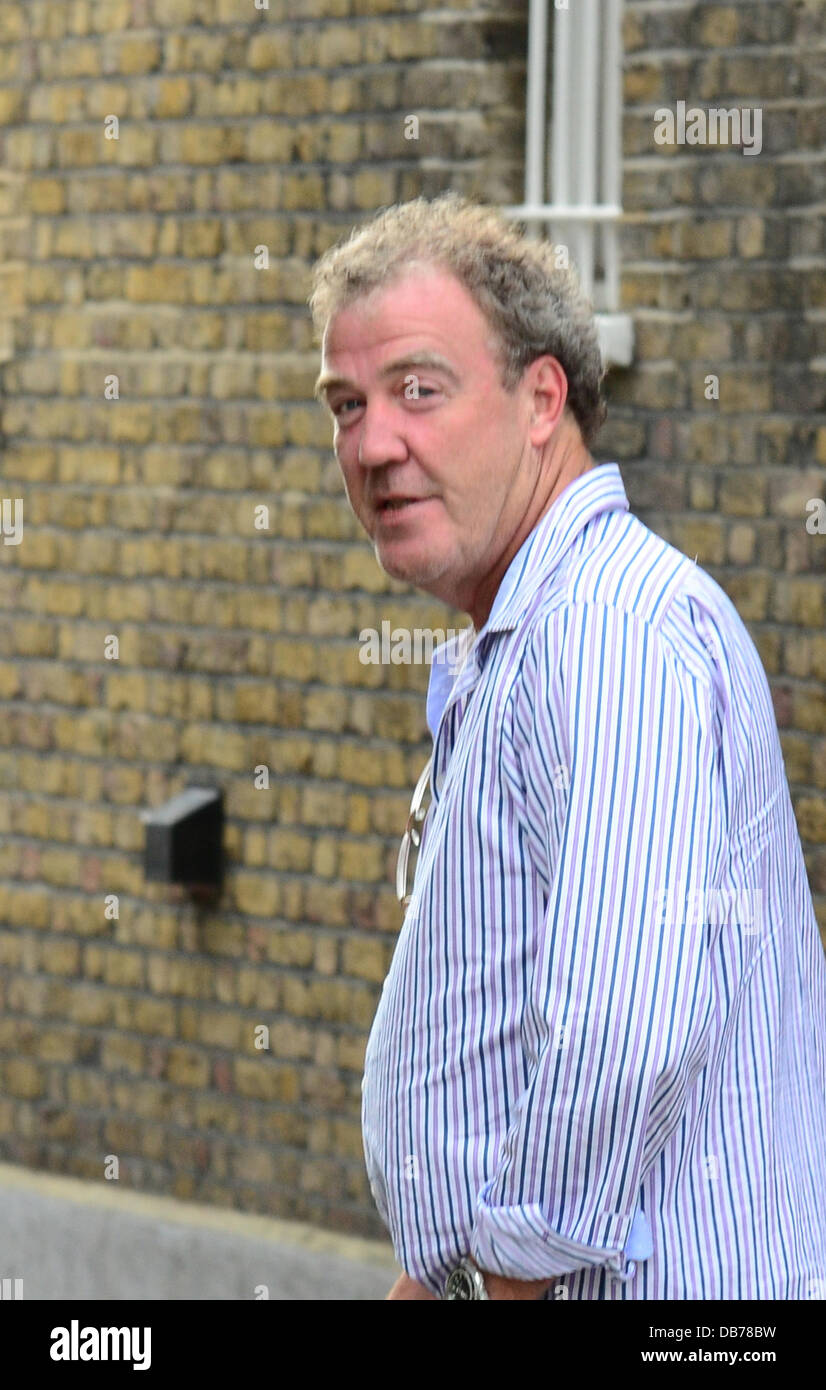 Jeremy Clarkson unterwegs in Knightsbridge nach Gerüchte, die eine super einstweilige Verfügung Verhinderung der Veröffentlichung von "intimen" Fotos von Jemima Khan und Jeremy Clarkson gewährt wurde, die sie seitdem verweigert hat.  London, England - 09.05.11 Stockfoto
