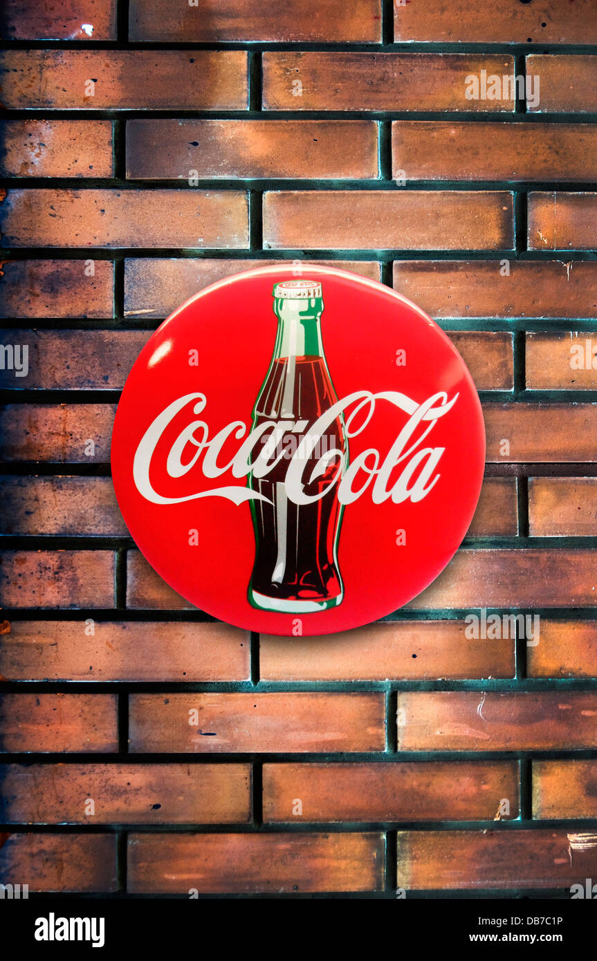 Retro Coca Cola Schild Stockfotografie Alamy Retro Coca Cola Schild Stockfotografie Alamy