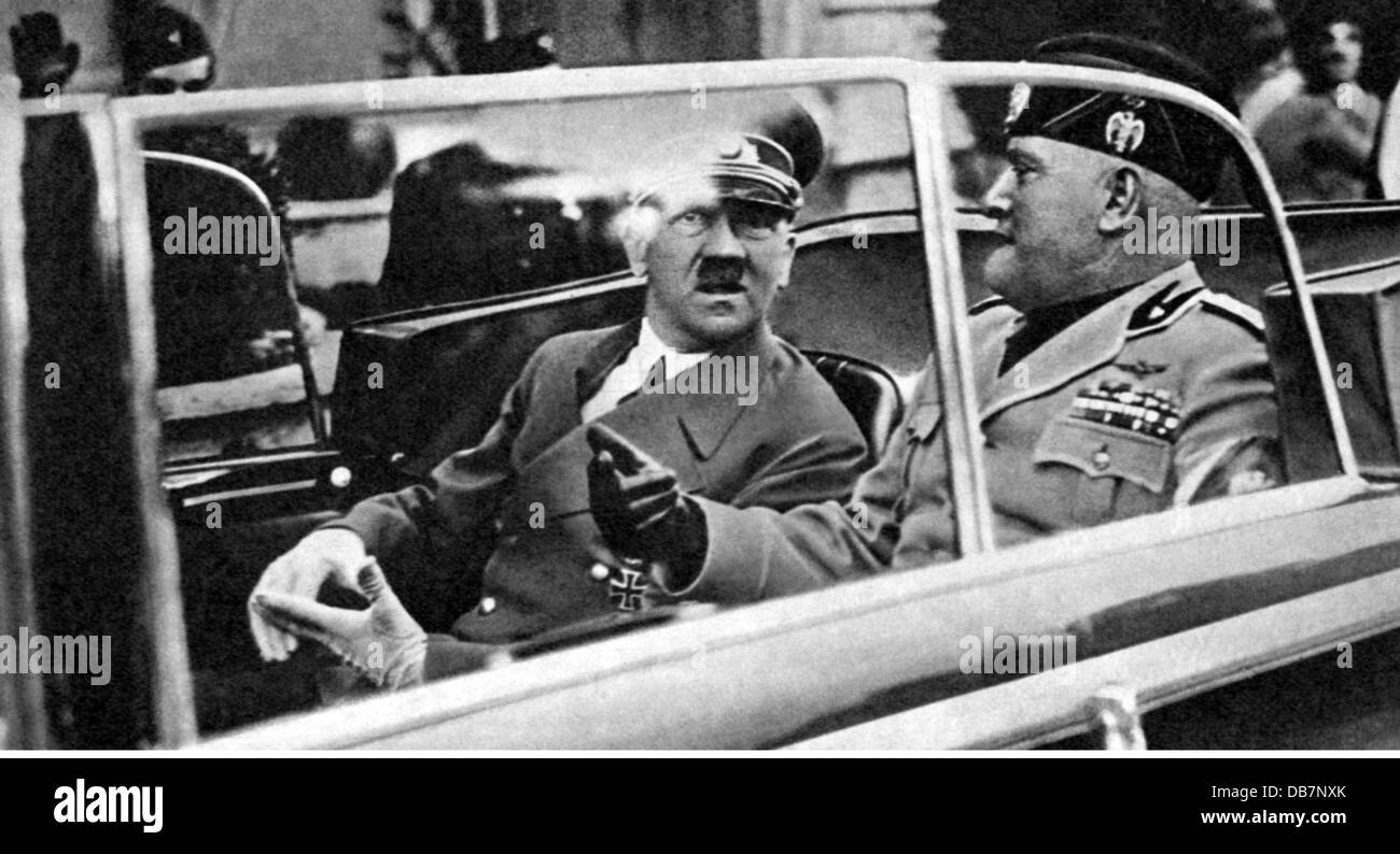 Hitler, Adolf, 20.4.1889 - 30.4.1945, deutscher Politiker (NSDAP), Reichskanzler 30.1.1933 - 30.4.1945, Besuch in Italien, 3. - 9.5.1938, mit Premierminister Benito Mussolini im Auto, Stockfoto
