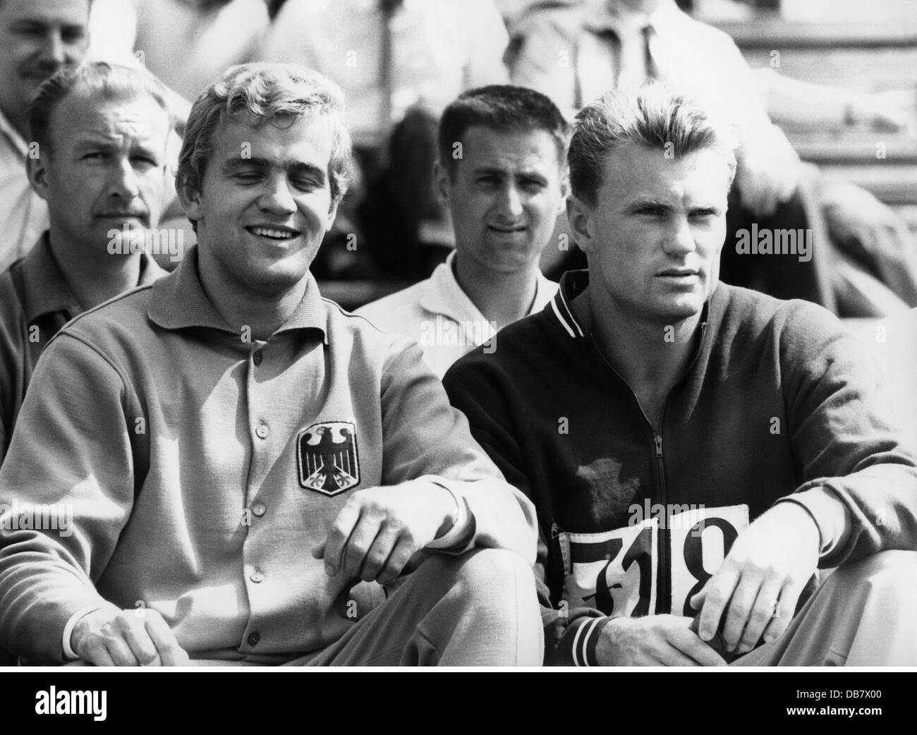 Beyer, Uwe, 14.4.1945 - 15.4.1993, Deutsche Leichtathletin (Leichtathletik), halbe Länge, mit Gyula Zsivotzky, 1966, Stockfoto