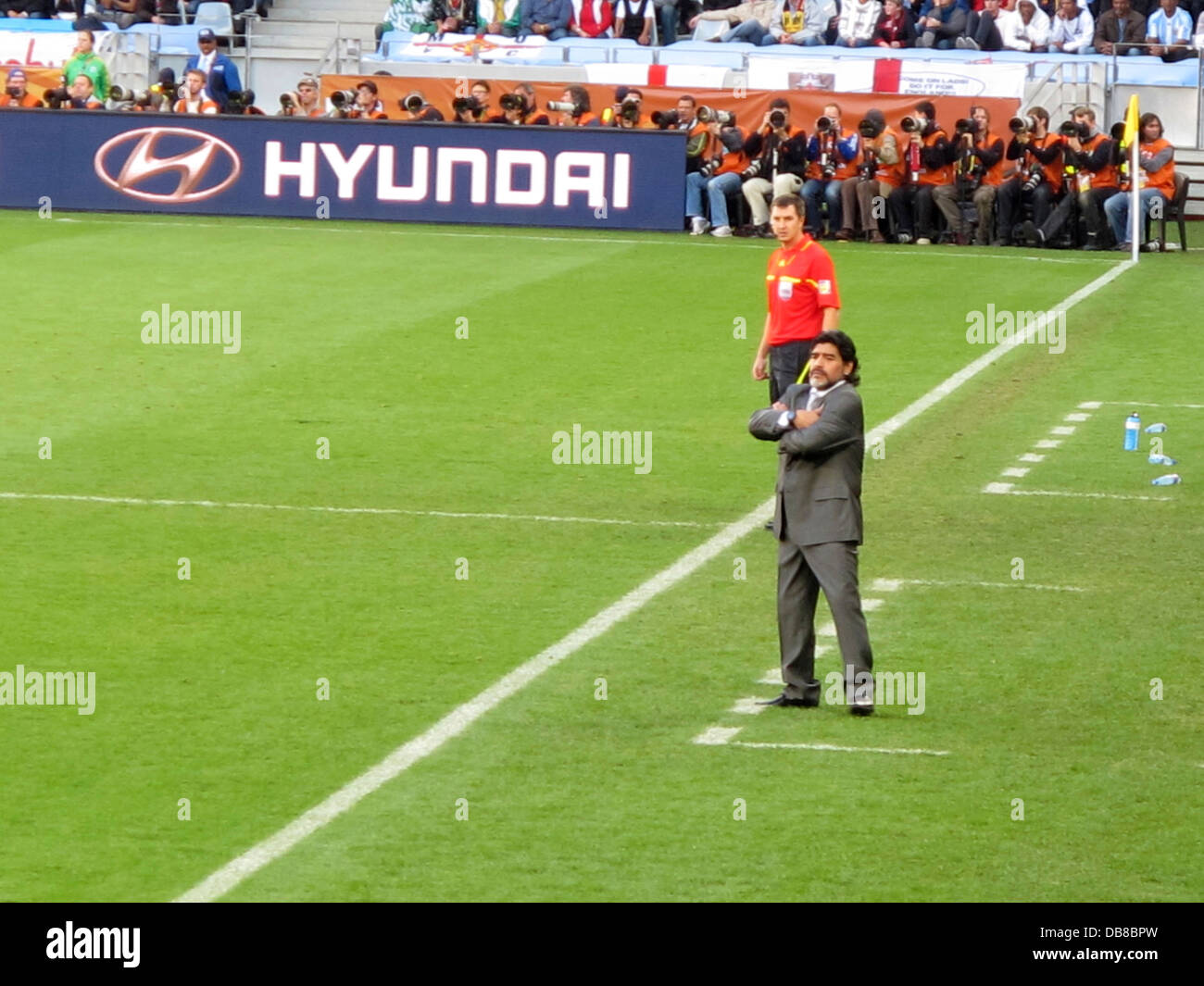 Argentinien-Trainer Diego Maradona bei einem Match in Kapstadt während der 2010 FIFA Fußball-WM in Südafrika Stockfoto