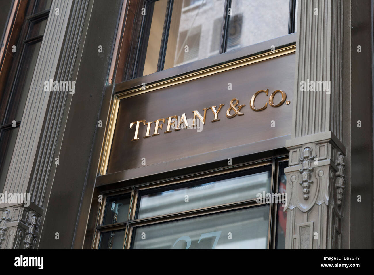 Fassade Tiffany & Co im Financial District in New York City Stockfoto