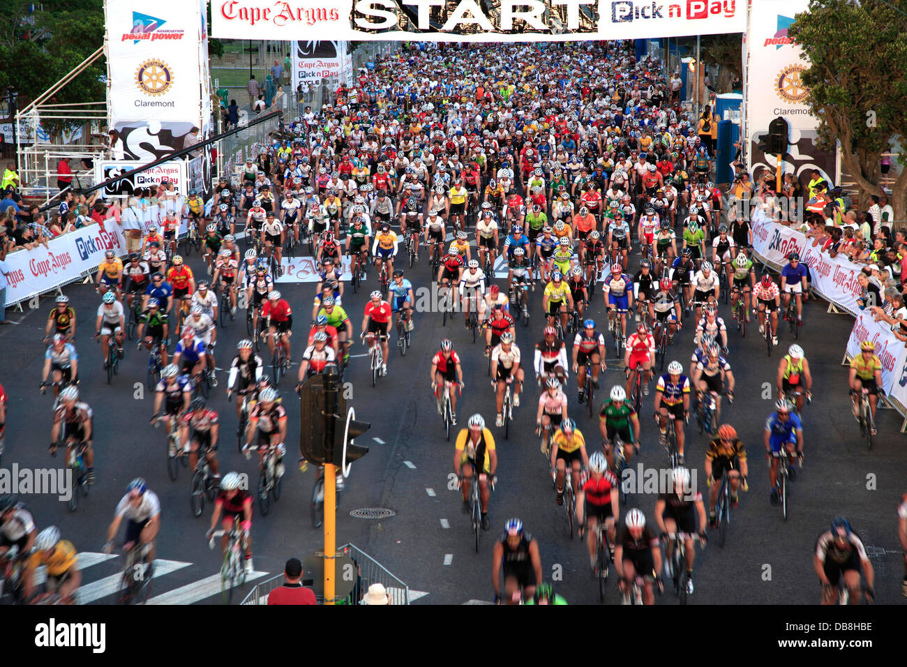 Start von der Cape Argus Cycle Tour in Kapstadt Stockfoto