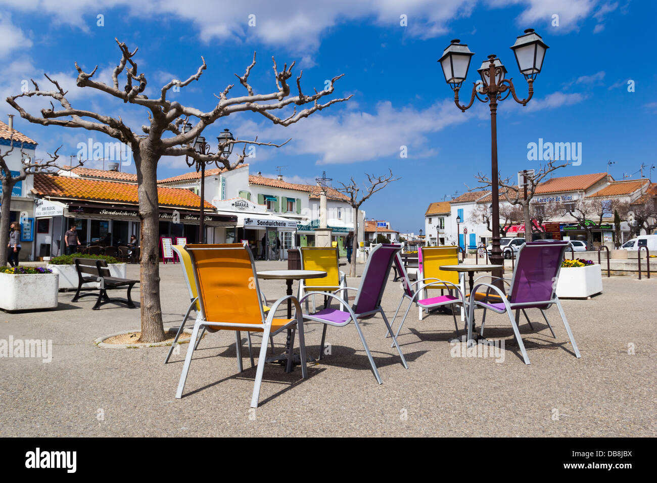 Der zentrale Platz von Saintes-Maries-de-la-Mer Stockfoto