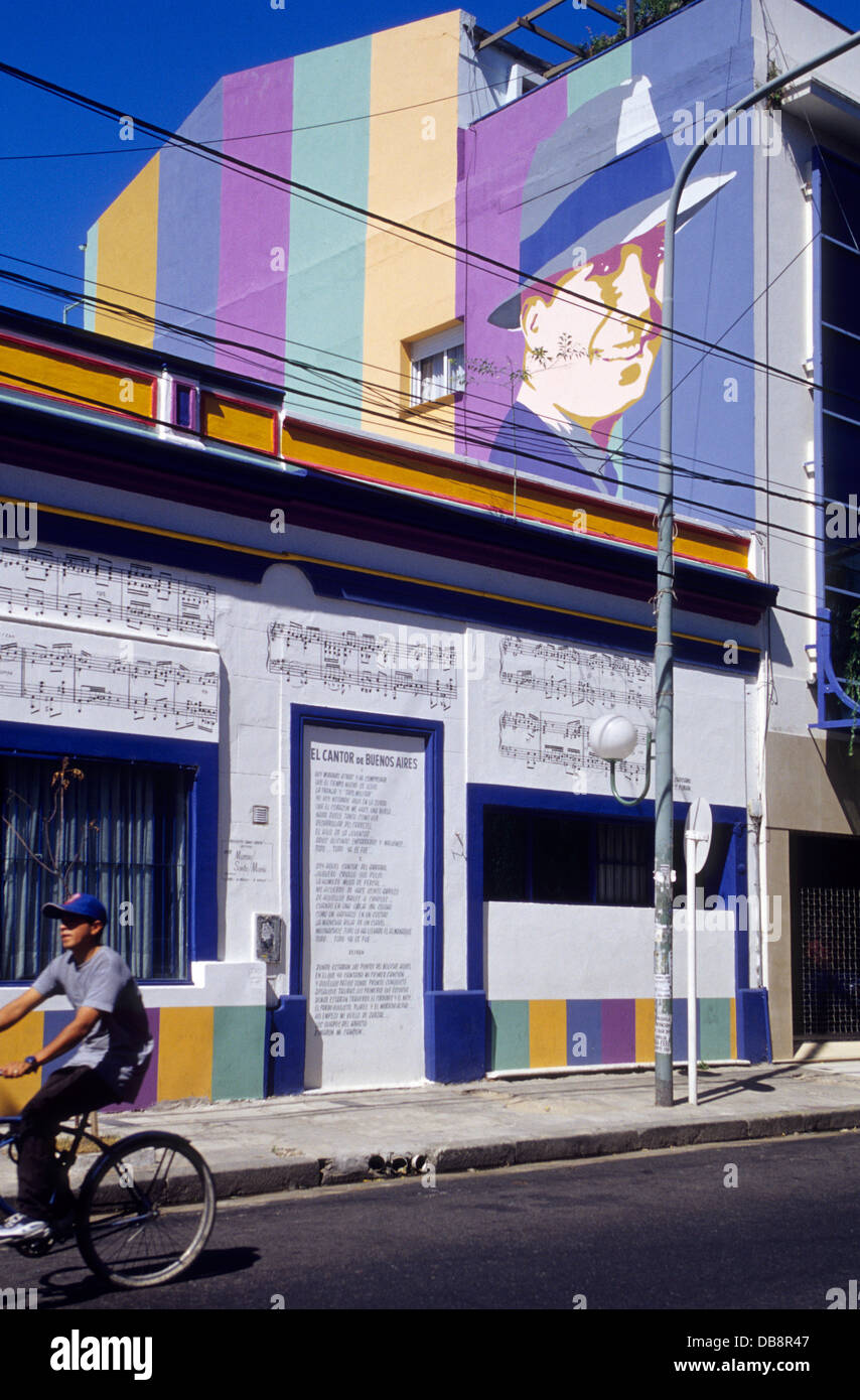 Carlos Gardel Wandbild, Projekt: Tango, vom Künstler Marino Santamaria. Einmal Viertel. Buenos Aires. Stockfoto