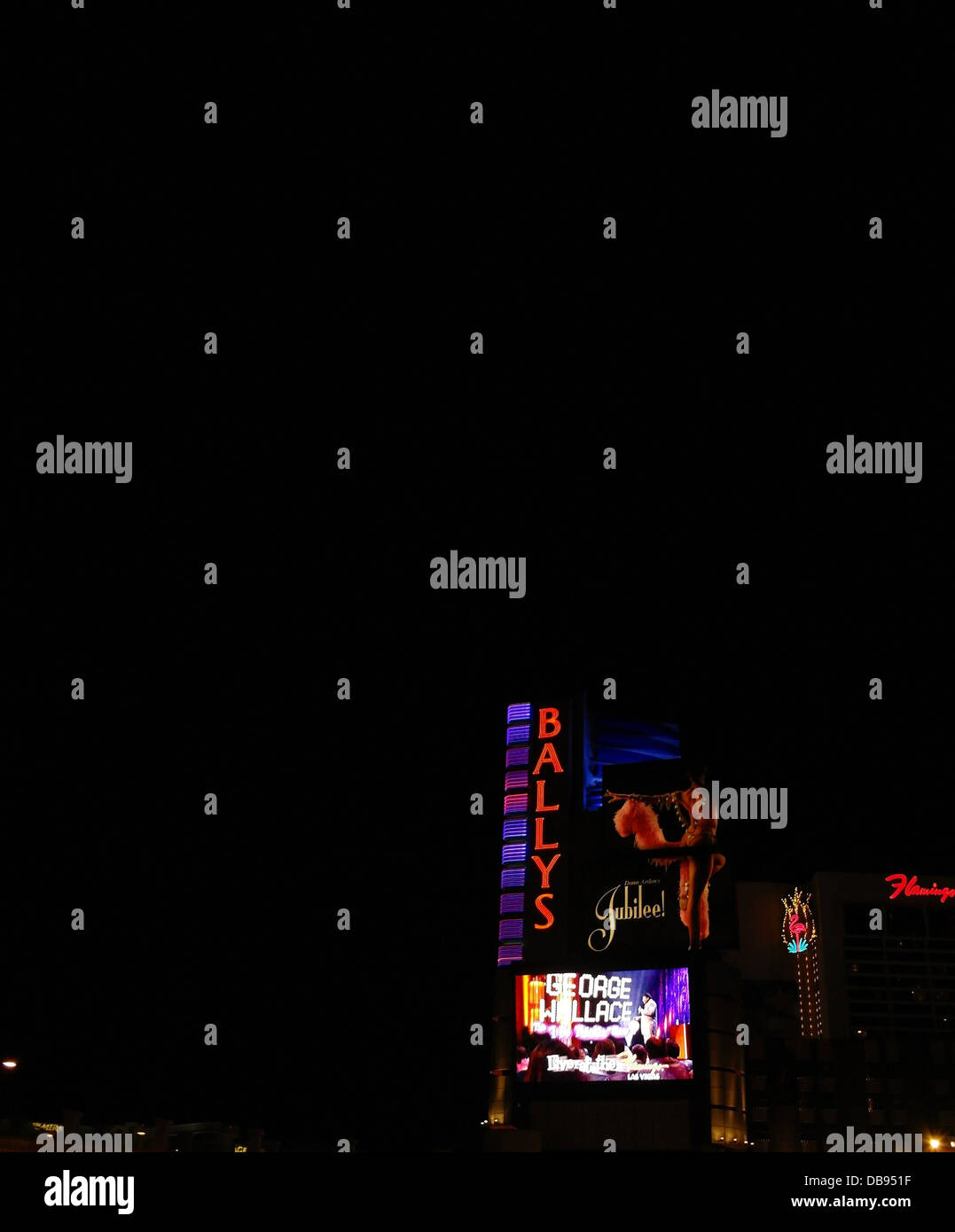 Schwarzen Himmel Nachtporträt, zeigen Flamingo Resort, rot blau Neon Bally Schild mit Jubilee Werbung, Las Vegas Strip, USA Stockfoto