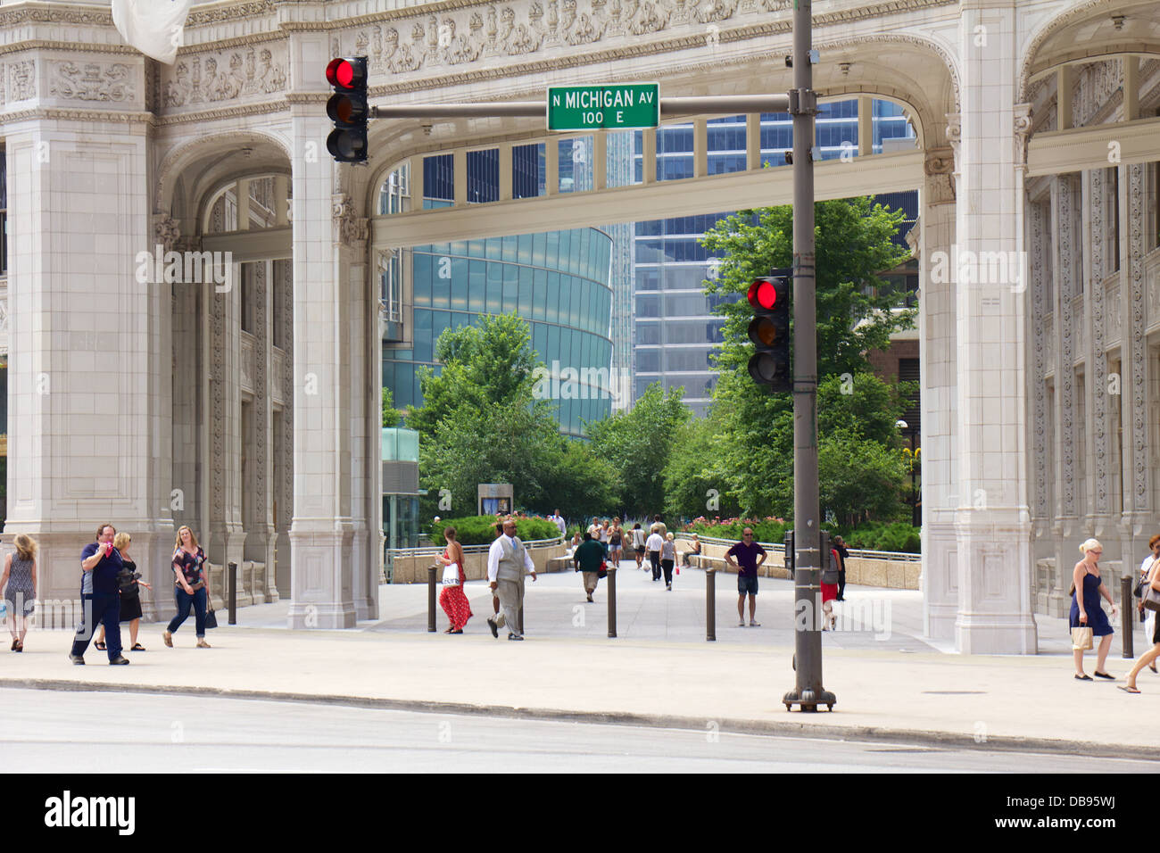 Michigan Avenue an der Wrigley Building Blick in den Hof zwischen Nord und Süd Türme. Chicago Illinois Stockfoto