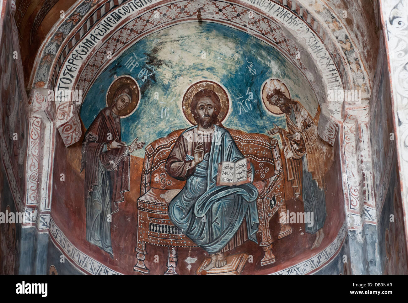 Fresken im Inneren Nikortsminda Kathedrale, orthodoxe Kirche in Racha Region Georgiens Stockfoto