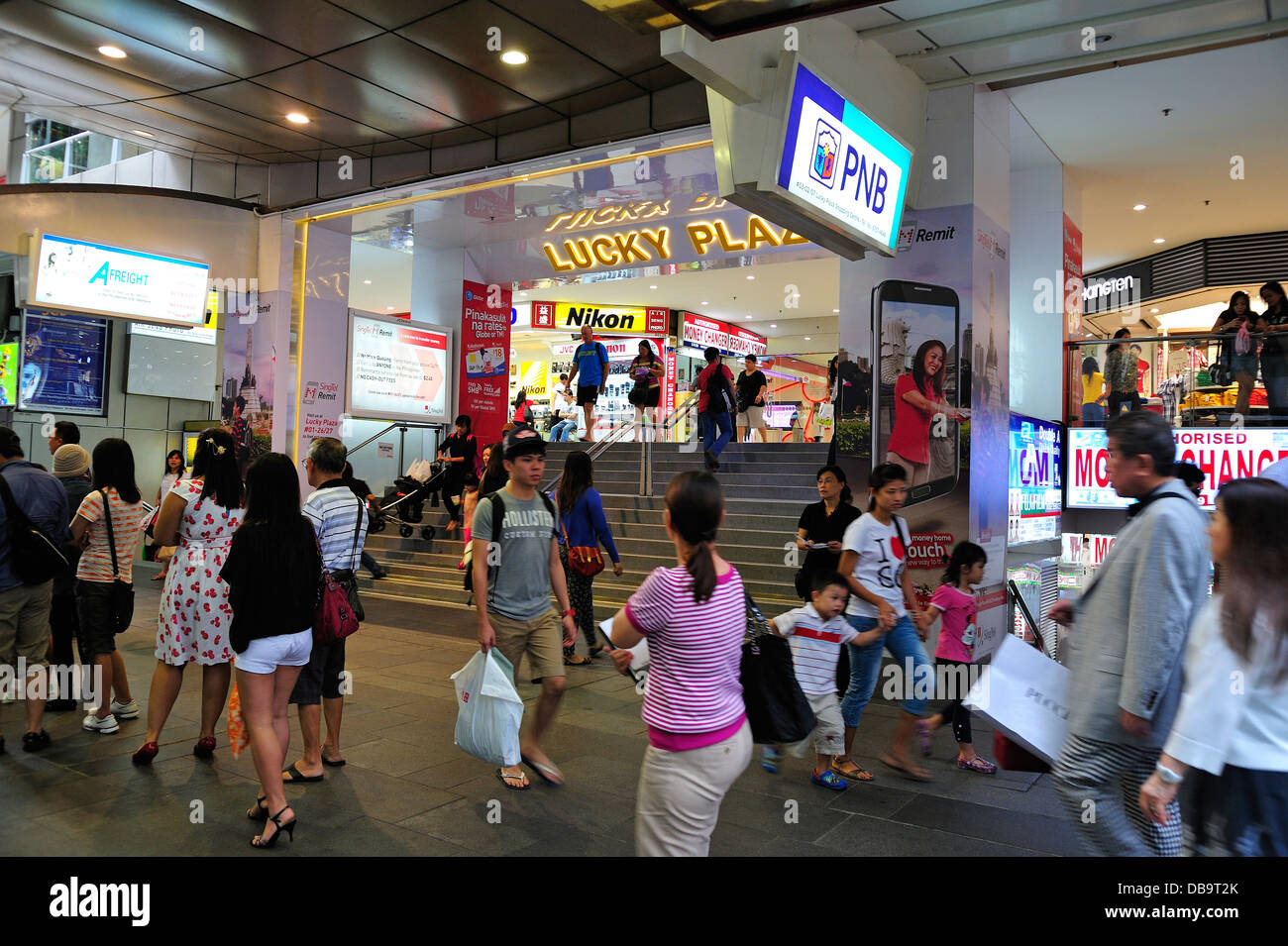Shopper Lucky Plaza Orchard Road Singapur Stockfoto