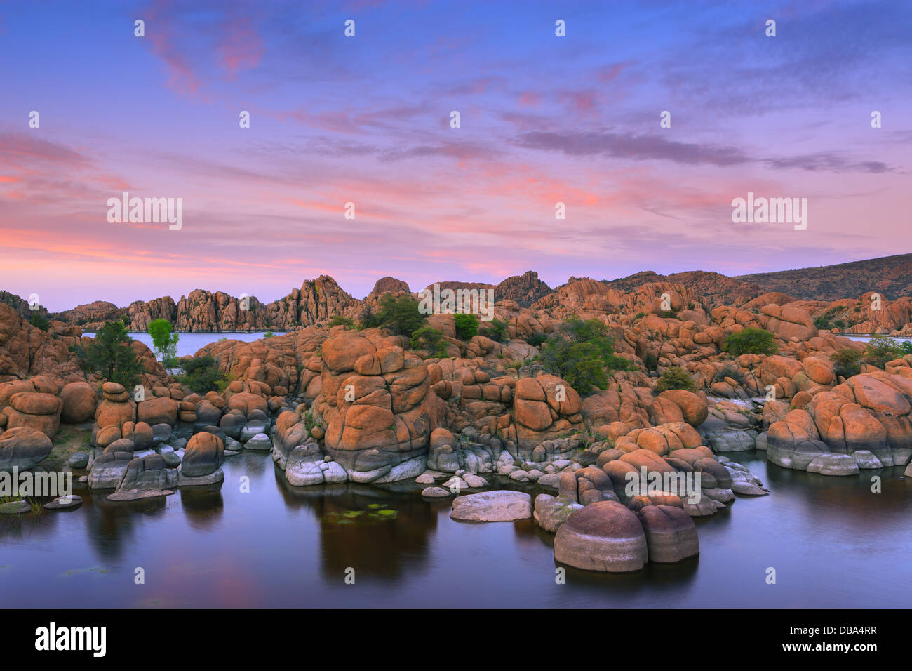 Sonnenuntergang über Watson Lake in der Nähe von Prescott, Arizona Stockfoto