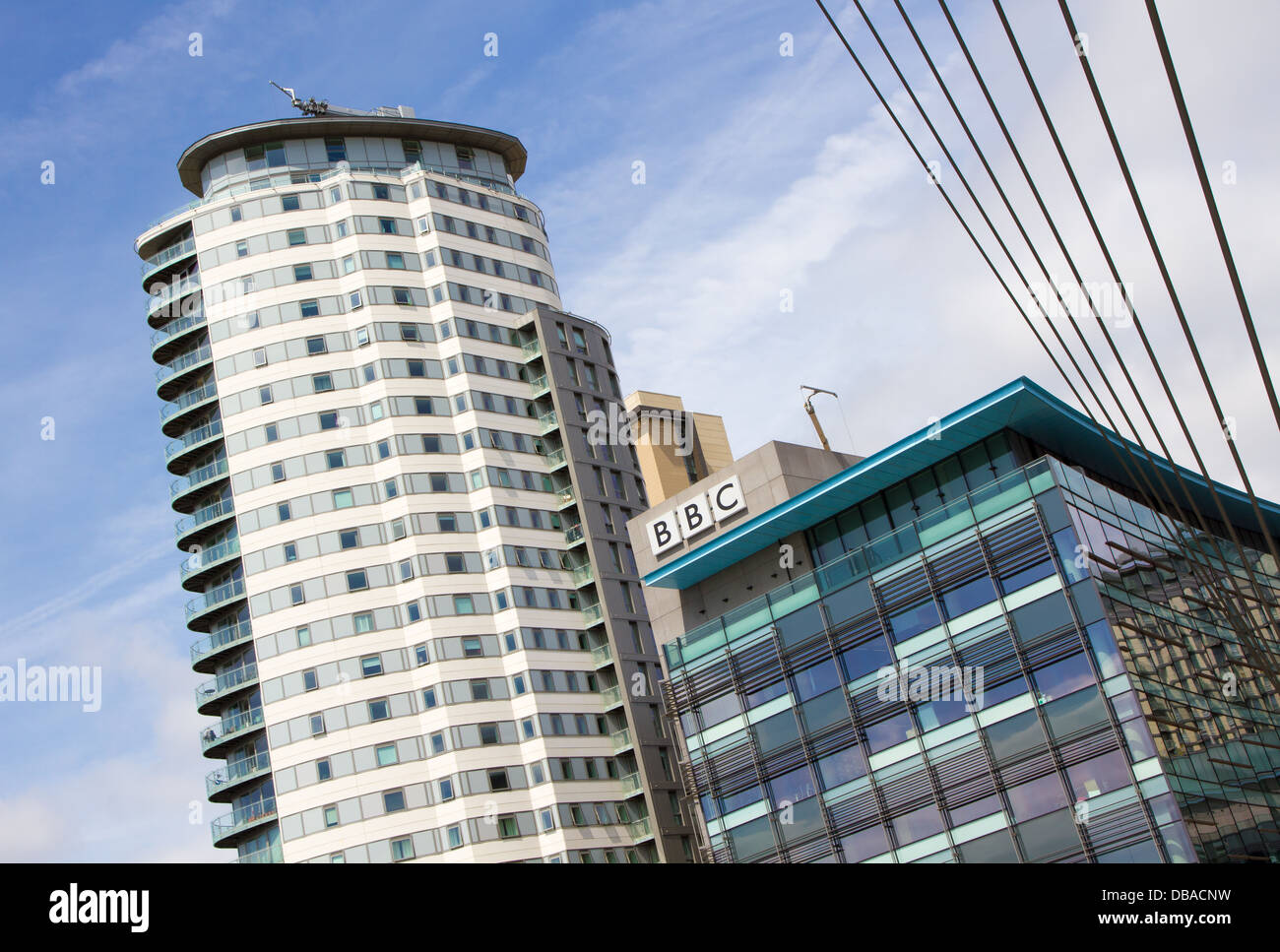 BBC-Gebäude und Herz Apartments Serviced Apartments in MediaCityUK Stockfoto