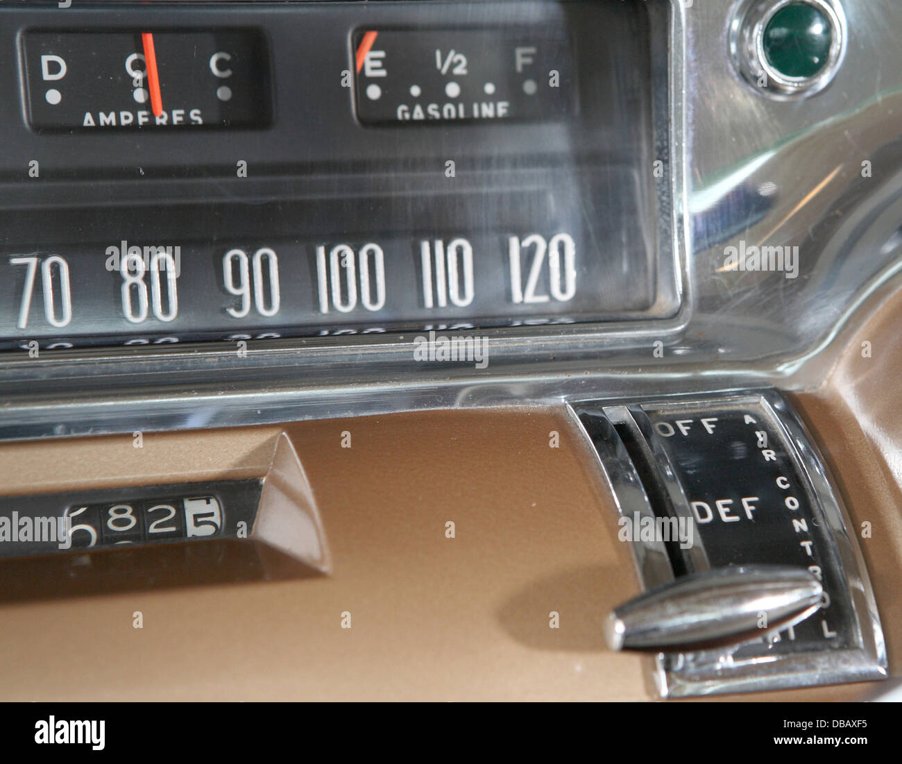 1958 Buick Super dashboard Stockfoto