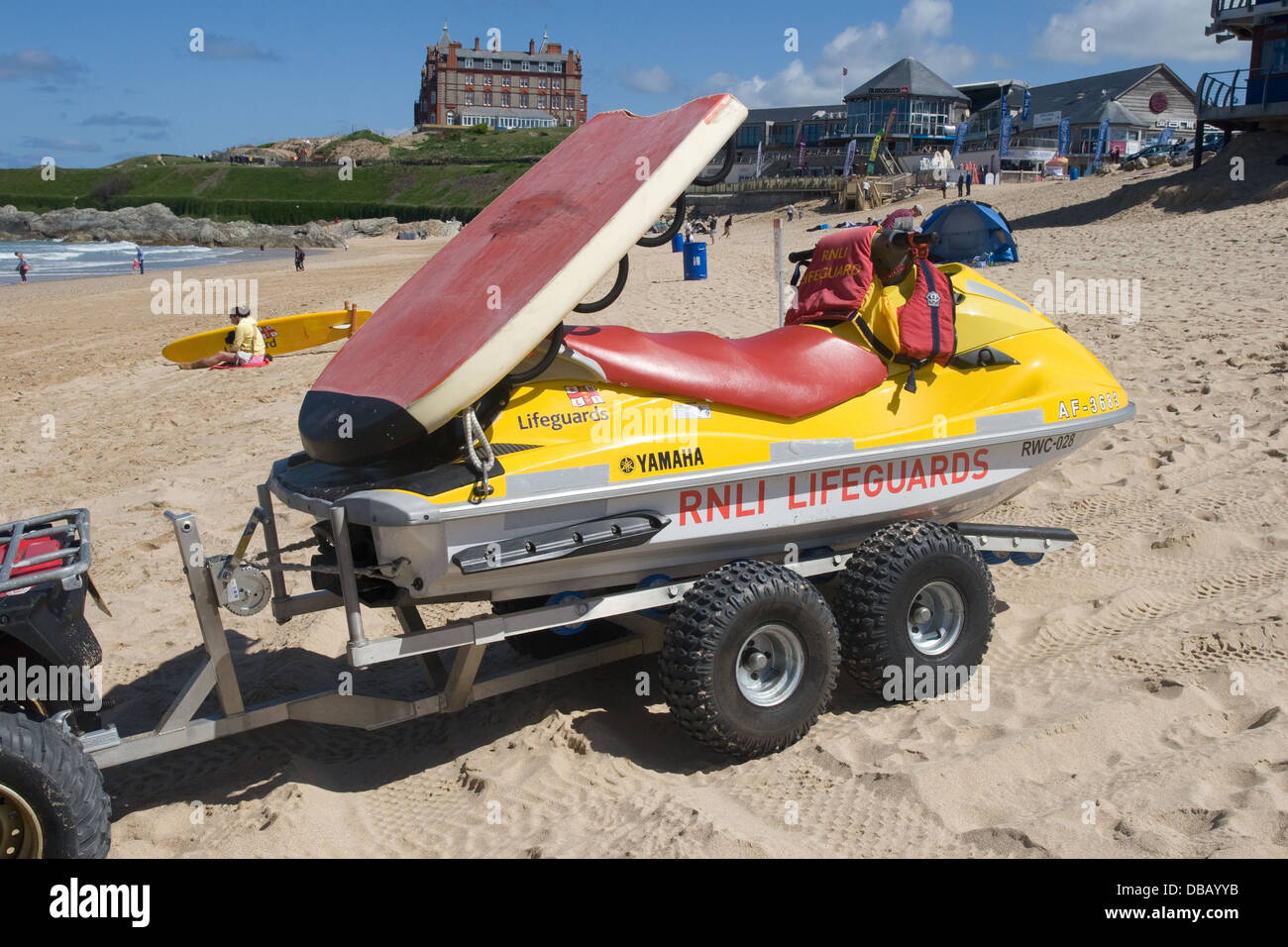 RNLI retten Jetski auf Fistral Strand Newquay Cornwall Stockfoto