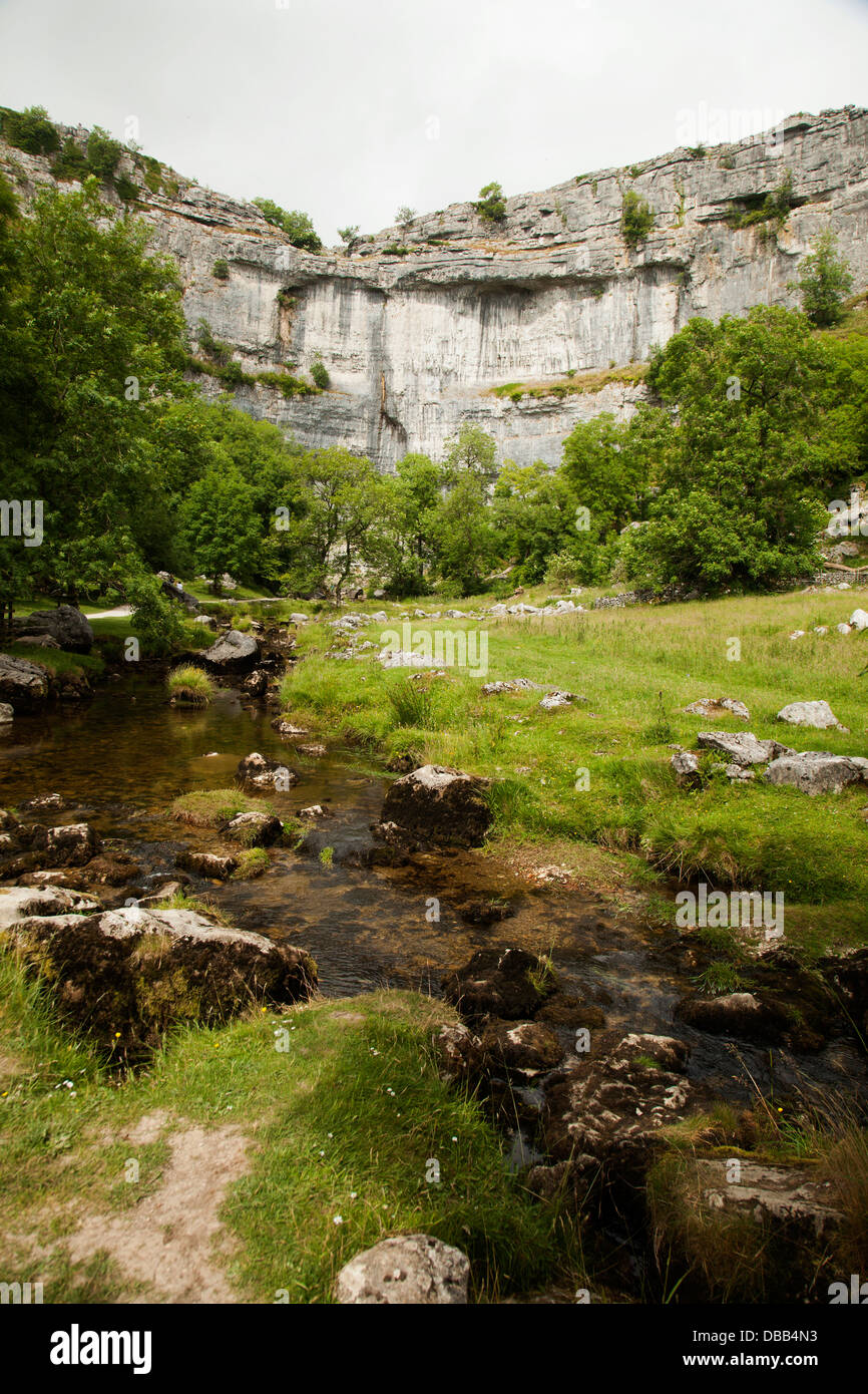 Malham Beck Malham Cove Yorkshire England UK Stockfoto