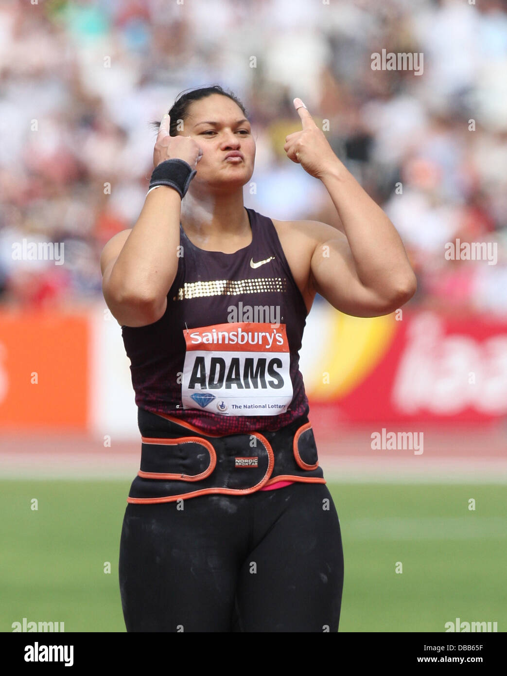 London, UK. 27. Juli 2013. Valerie Adams Kugelstoßen Frauen während der IAAF Diamond League Jubiläumsspiele aus dem Olympiastadion, Queen Elizabeth Olympic Park. Bildnachweis: Aktion Plus Sport/Alamy Live-Nachrichten Stockfoto