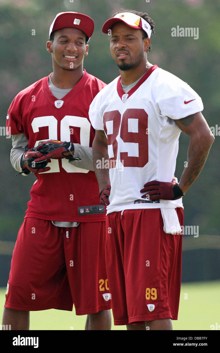Richmond, Virginia, USA. 26. Juli 2013. 27. Juli 2013: Washington Redskins #89 Santana Moos Gespräche mit Washington Redskins #20 Richard Crawford bei der Bon Secours Schulungseinrichtung in Richmond, Virginia. Daniel Kucin Jr. / CSMSM Credit: Csm/Alamy Live-Nachrichten Stockfoto