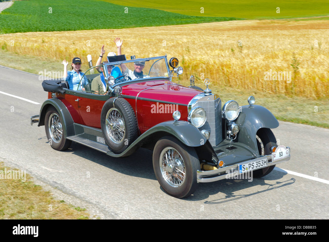 Oldtimer-Rallye für mindestens 80 Jahre alten Oldtimer mit Mercedes 15/70/100, gebaut im Jahr 1927 Stockfoto