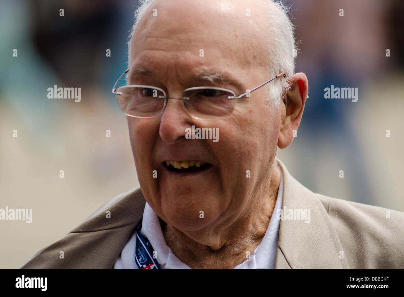 Murray Walker sucht nun bei der Silverstone Classic Presse Tag 2013 Stockfoto