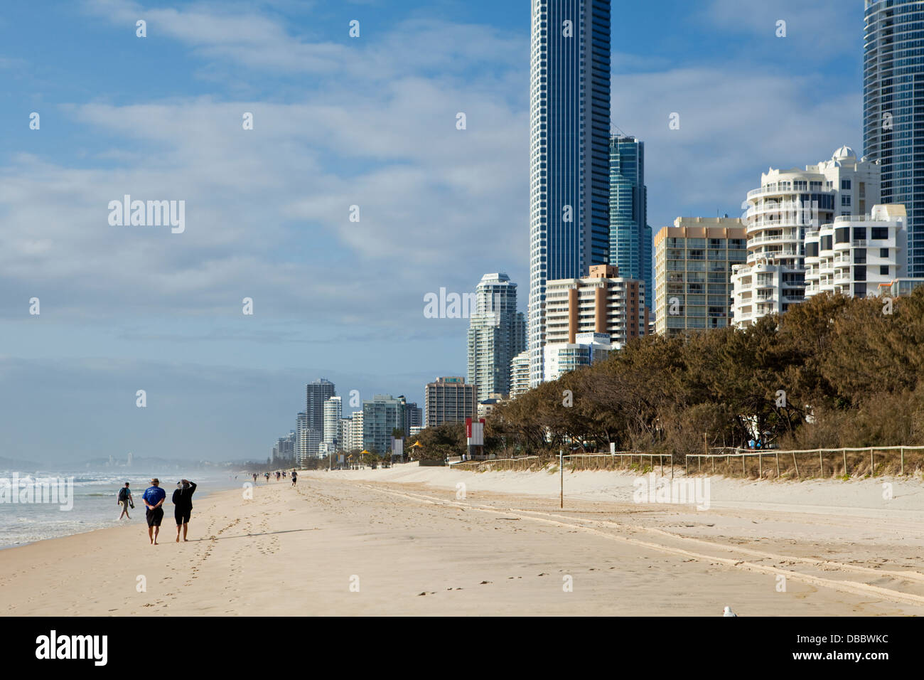 Blick entlang der Strand von Surfers Paradise, Gold Coast, Queensland, Australien Stockfoto