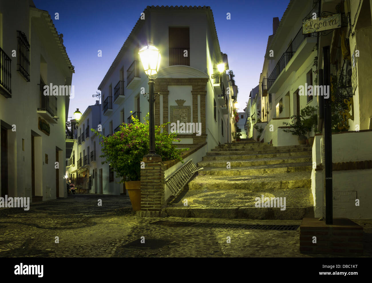 Frigiliana Straße bei Nacht Stockfoto