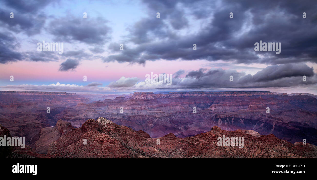 Eine stürmische Morgen im Grand Canyon Nationalpark in Arizona, East Rim View, USA Stockfoto