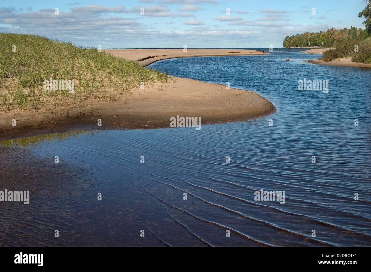 Die Mündung des Flusses Sand wie es erreicht Upper Peninsula Lake Superior, Michigan, USA Stockfoto