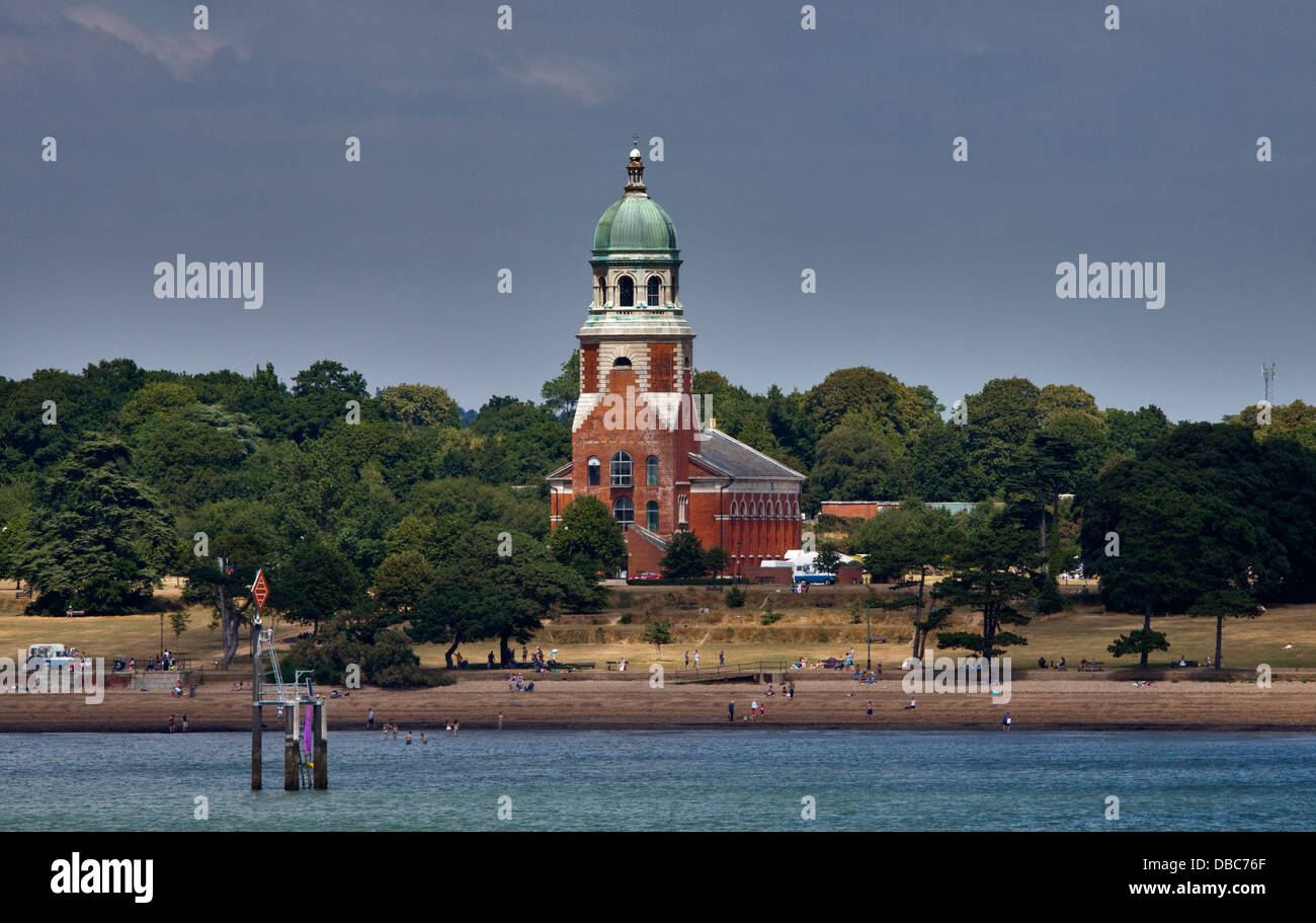 Blick über Southampton Water, William Kapelle, Royal Victoria Country Park, Pathologie, Southampton, Hampshire, England Stockfoto