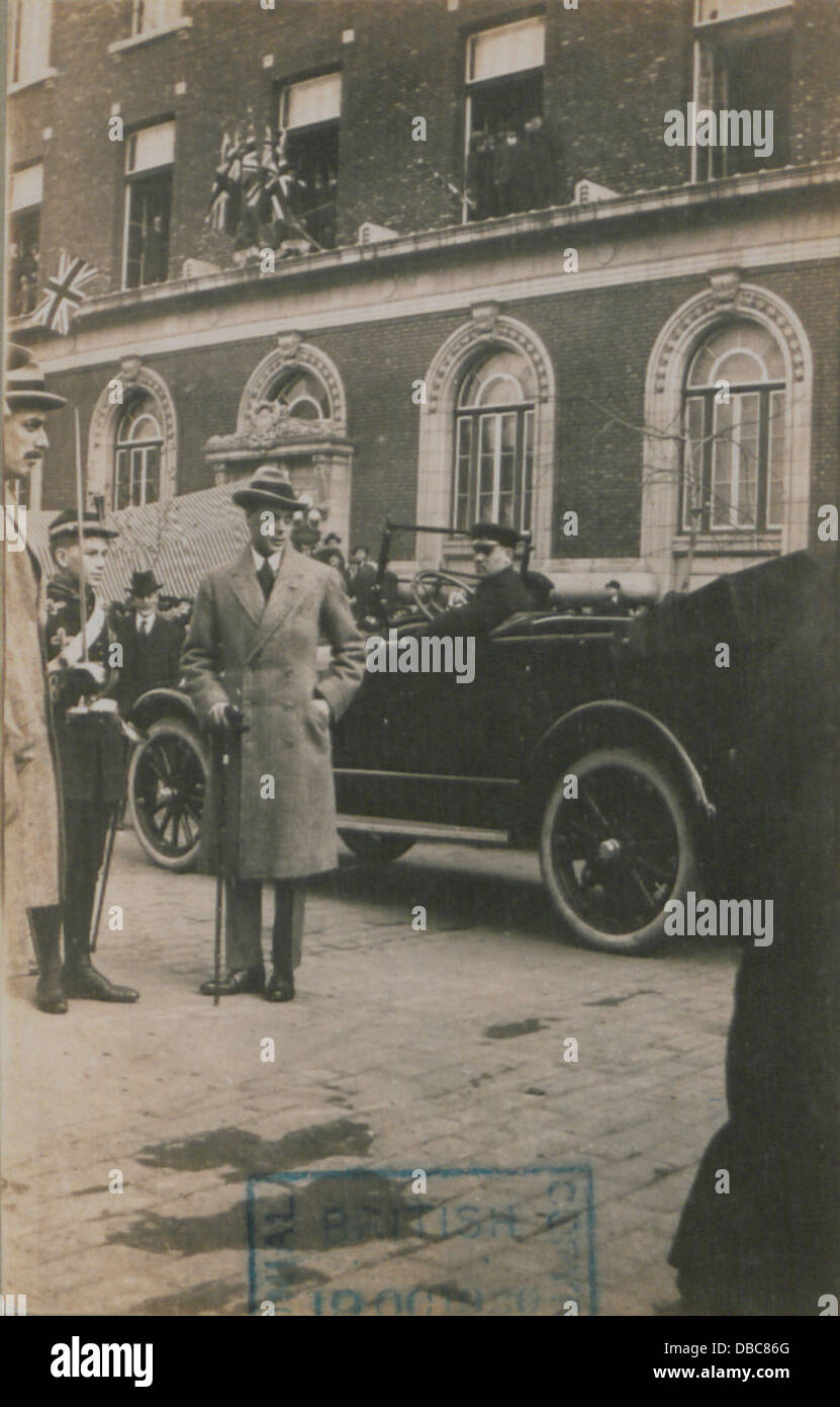 Seine königliche Hoheit Prinz Edward von Wales, in Montreal, gegenüber der nationalen AAA Club, Cherrier Street, 30. Oktober 1919 (HS85-10-36843) Stockfoto