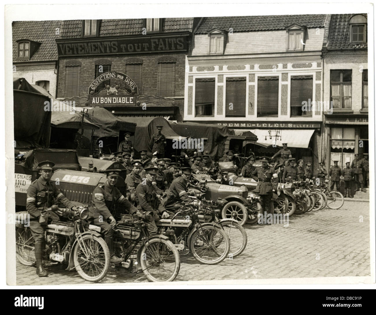 Indische Armee-Korps, Signale Lastwagen, Autos und Motorräder (Foto 24-197) Stockfoto