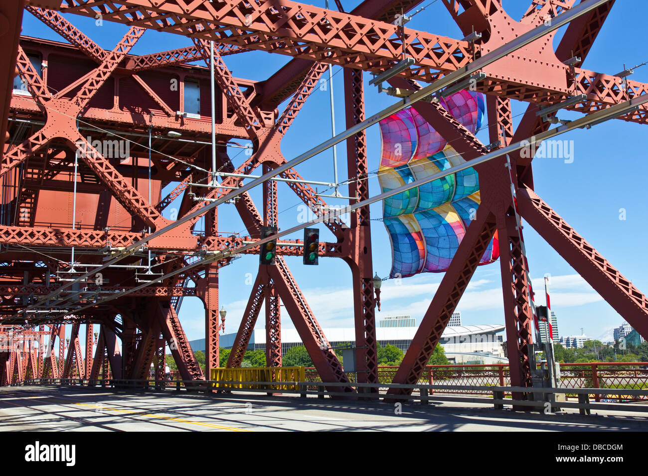 Der Broadway Bridge-Infrastrukturarchitektur Portland Oregon. Stockfoto