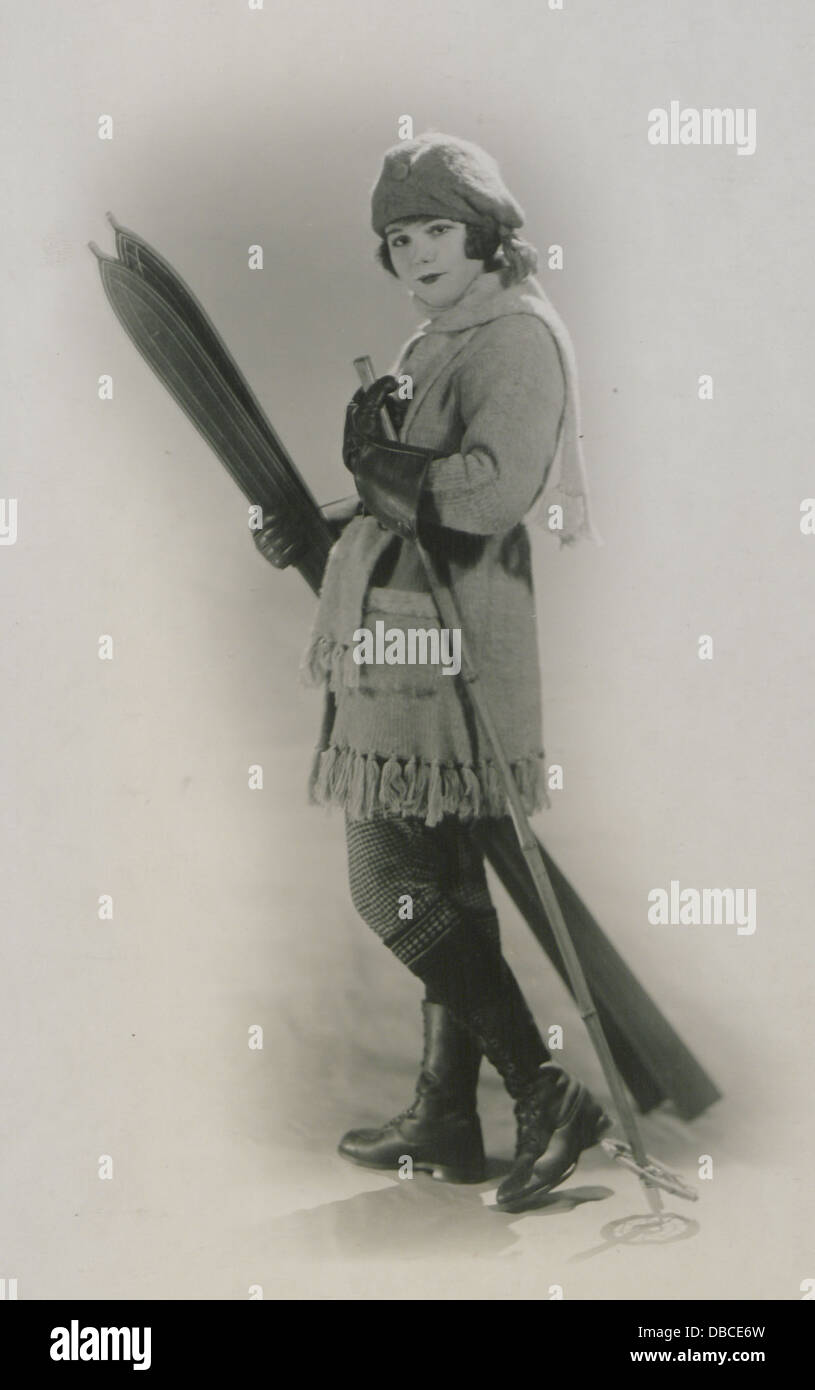 Dieses Bild zeigt Miss Canada, eine Titelträgerin, die Kanada bei Schönheitswettbewerben vertritt und die kulturelle Teilnahme Kanadas an solchen Veranstaltungen zeigt. Stockfoto