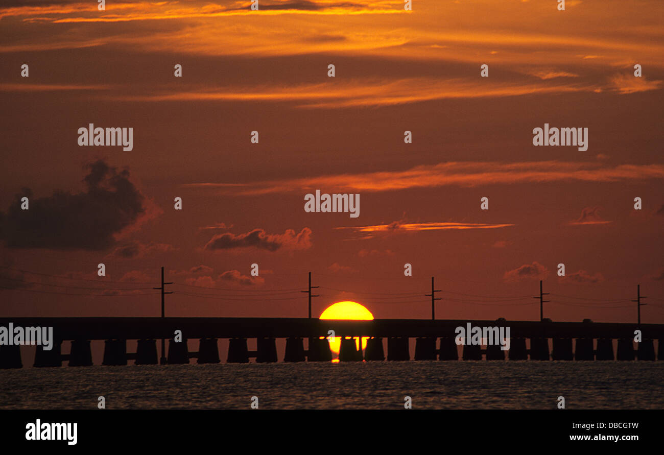 Sonnenaufgang am Seven Mile Bridge Marathon Florida Keys Stockfoto
