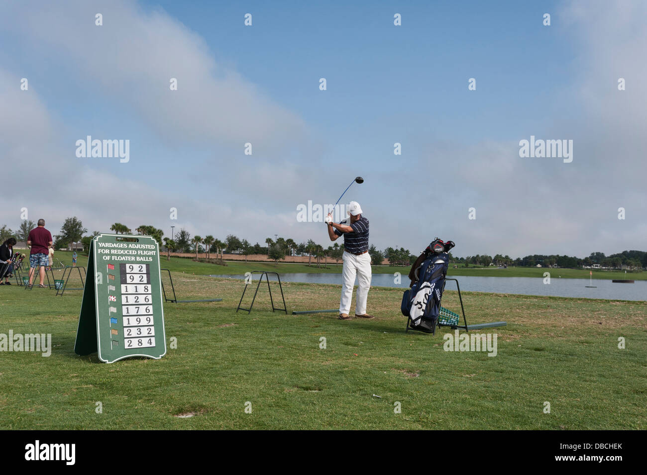 Einwohner des Dorfes an der Sarasota Golf Driving Range in den Dörfern, Florida USA. Die Dörfer Florida. Stockfoto