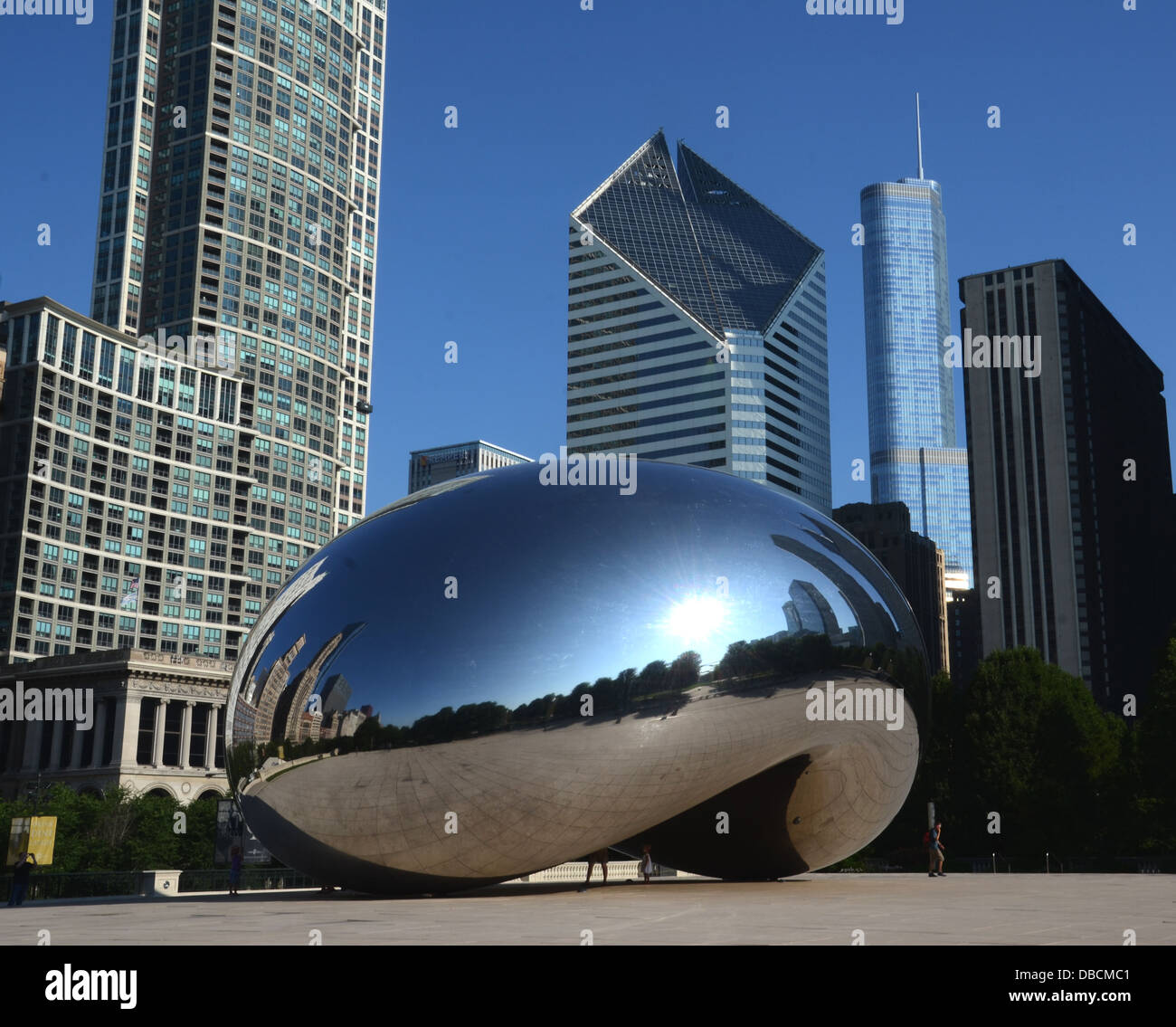 CHICAGO - Juli 19: Cloud Gate, ist hier am 19. Juli 2013 zu sehen. Stockfoto