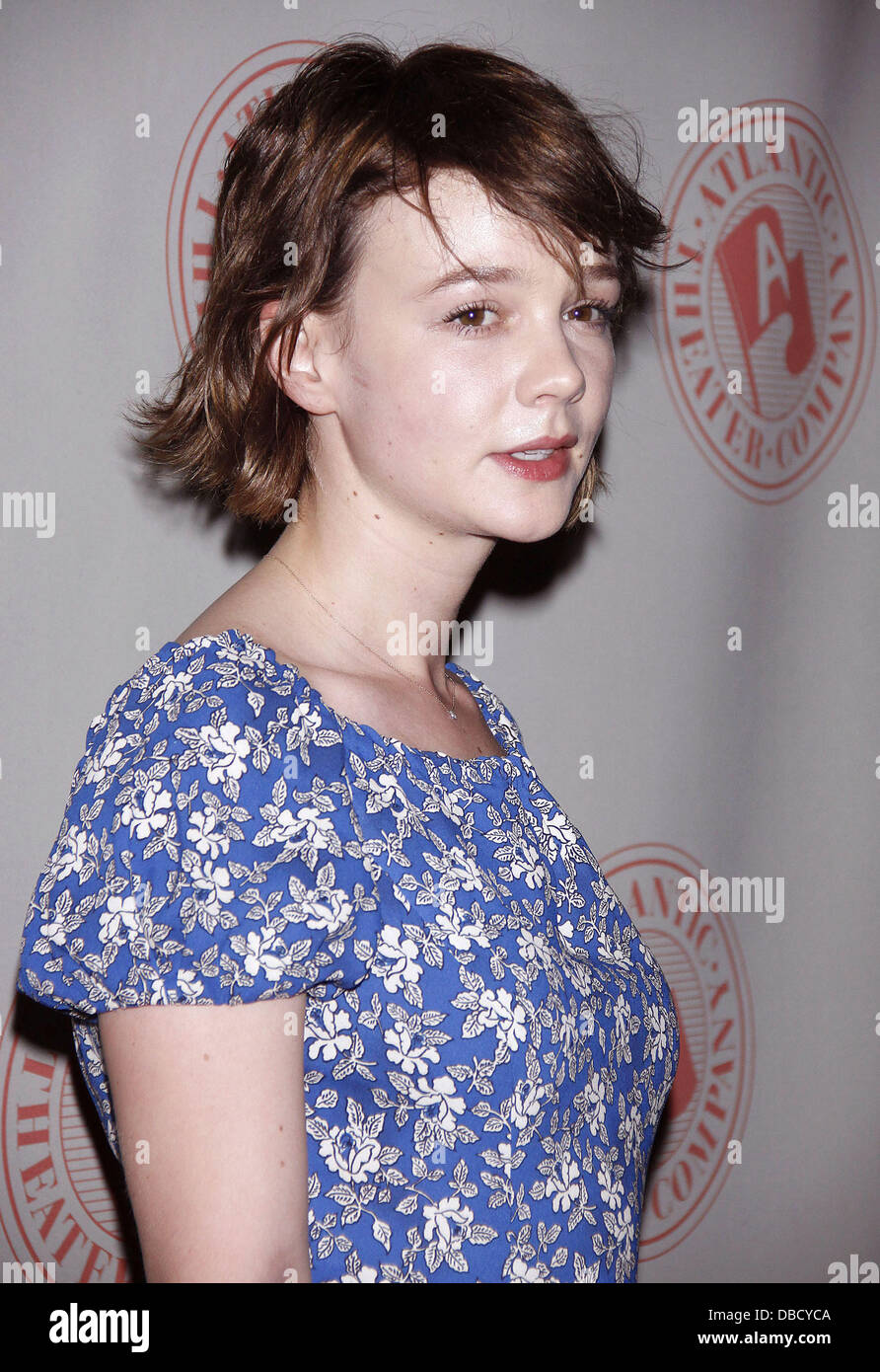 Carey Mulligan trägt Prada Eröffnungsabend der Atlantic Theater Company Produktion "Durch A Glass Darkly" am New York Theatre Workshop - Party New York City, USA - 06.06.11 Stockfoto