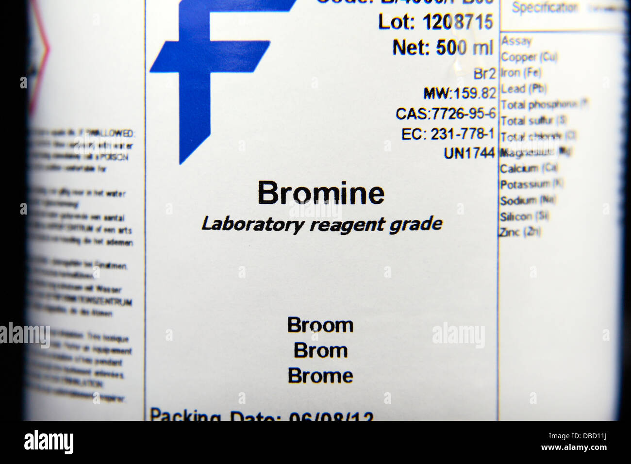 Detail auf eine Flasche flüssiges Brom wie in einem UK-Gymnasium verwendet. Stockfoto