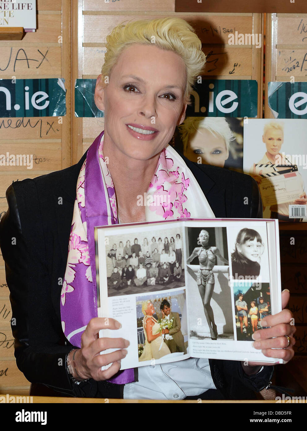 Brigitte Nielsen Brigitte Nielsen signiert Exemplare ihres Buches "Sie nur Get One Life" ründe in Dublin - 21.05.11 Stockfoto